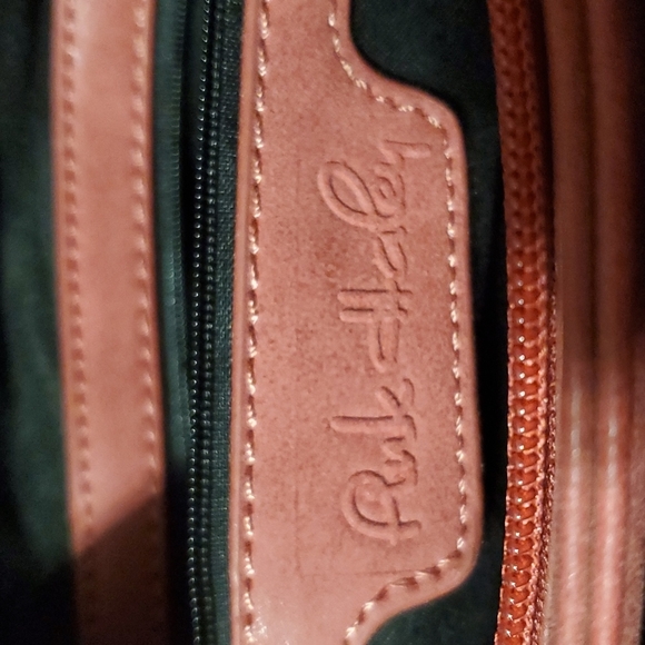 Pink Haley Vegan Leather Pink and Red Valentines Heart Purse NEW WITH TAGS - Picture 4 of 5